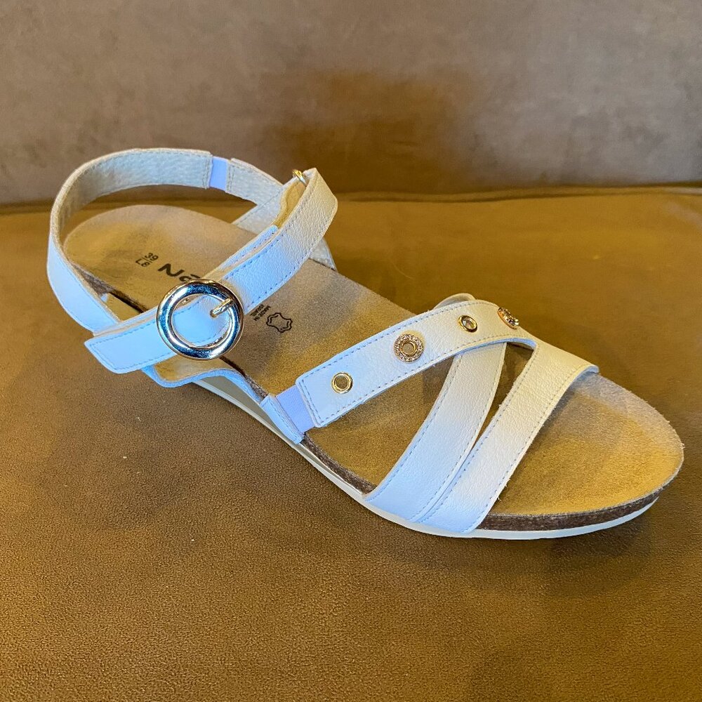 Naot - Sparkle White - Multiple Sizes (NEW W/ BOX)